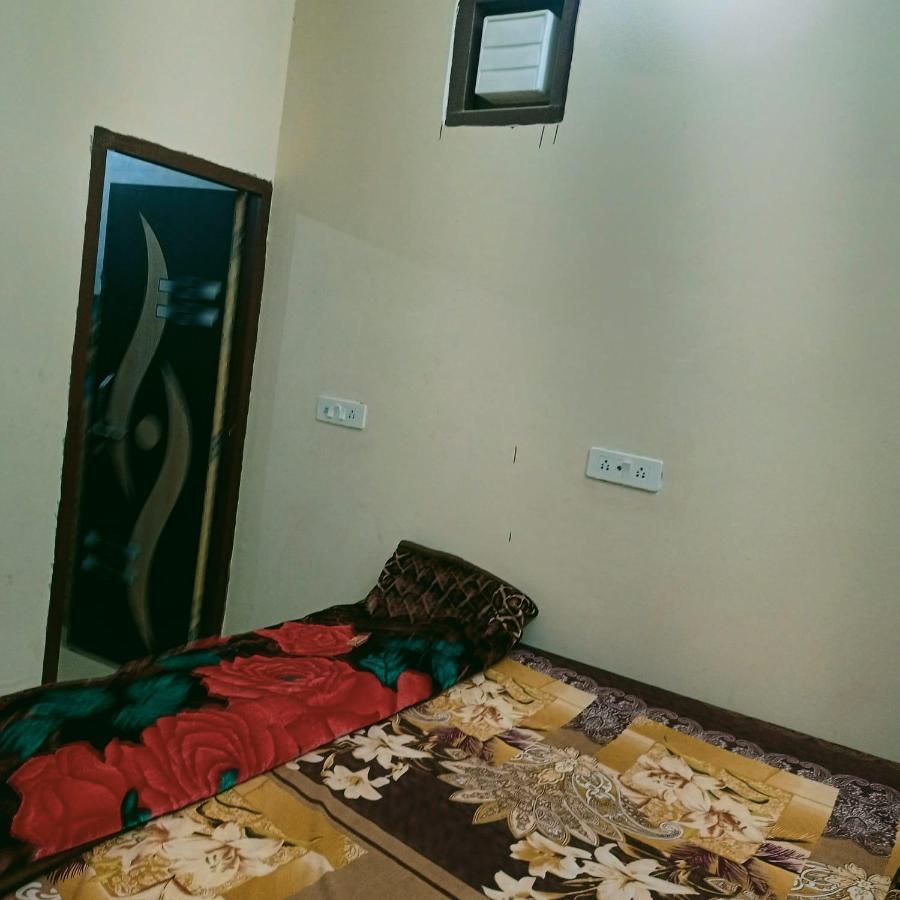 Radha Bhavan Вриндавана Экстерьер фото