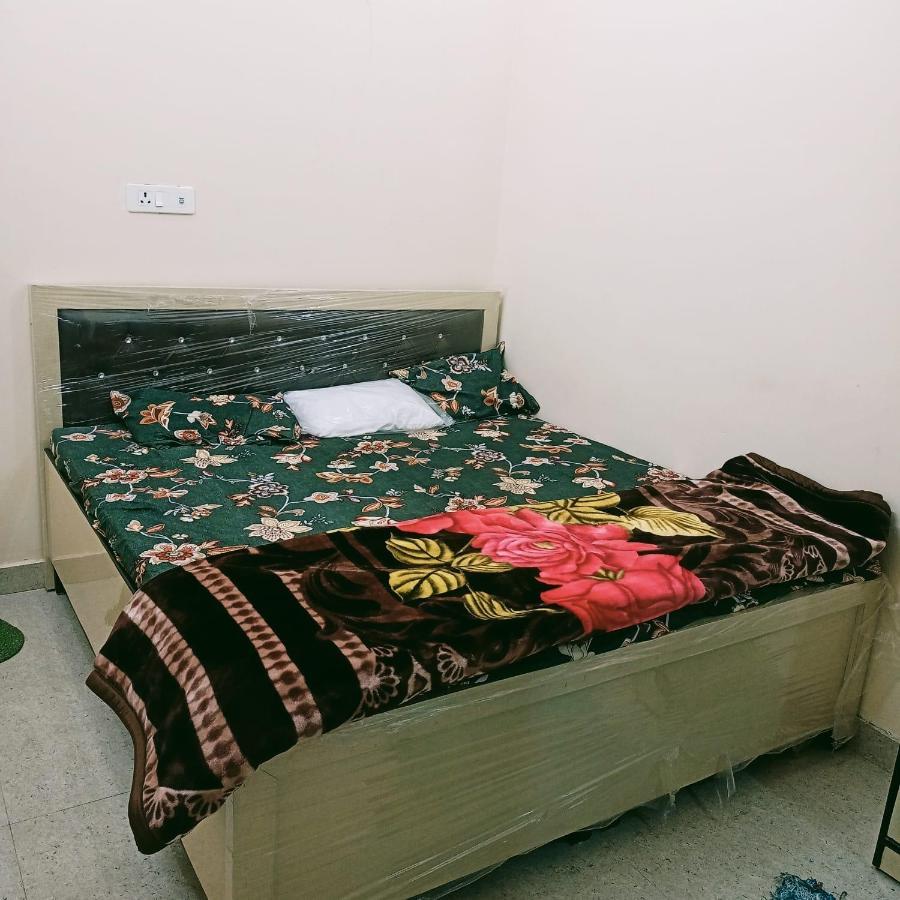 Radha Bhavan Вриндавана Экстерьер фото