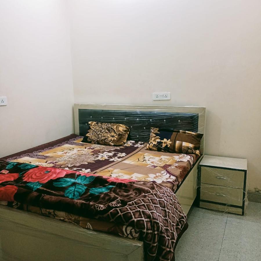 Radha Bhavan Вриндавана Экстерьер фото
