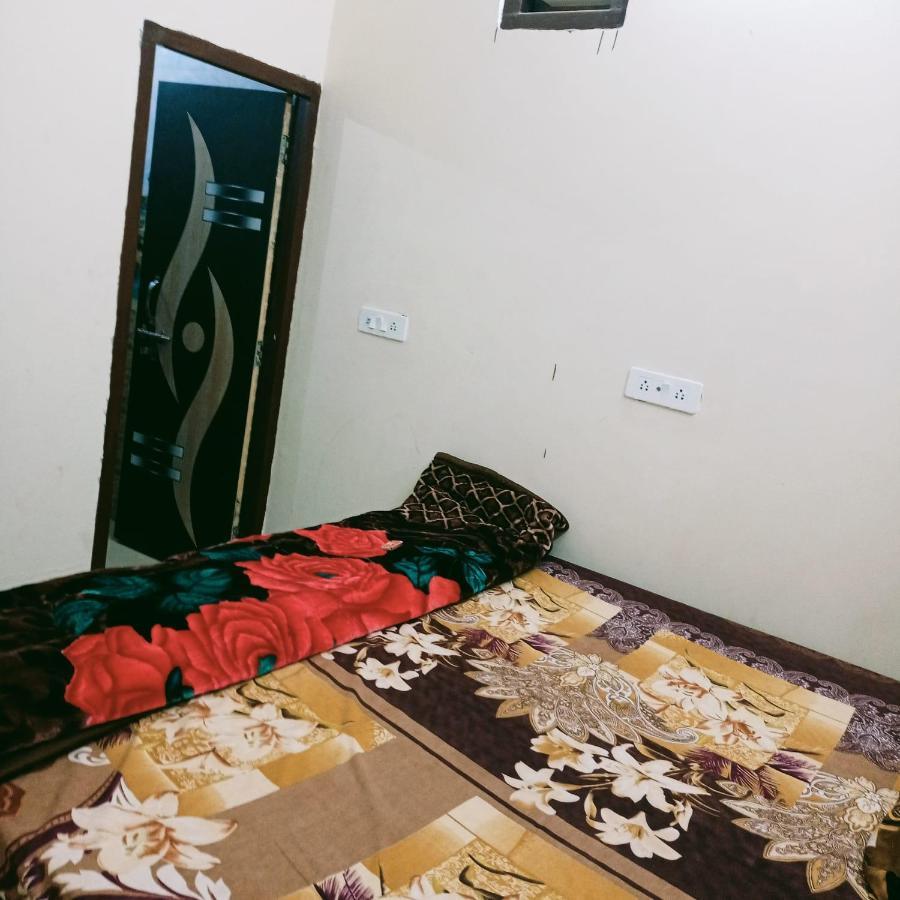 Radha Bhavan Вриндавана Экстерьер фото