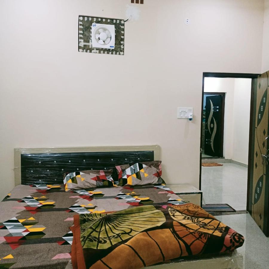 Radha Bhavan Вриндавана Экстерьер фото