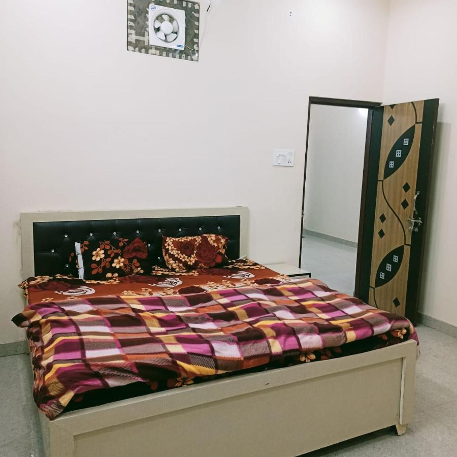 Radha Bhavan Вриндавана Экстерьер фото